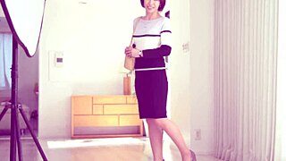 现场#2 视频: Asian mom's first handjob