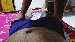 现场#2 视频: A clueless slut’s wet dark slab for an unexplore...